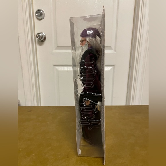 Harry Potter Albus Dumbledore doll first in the line with robe and wand NWT NRFB - Picture 9 of 11